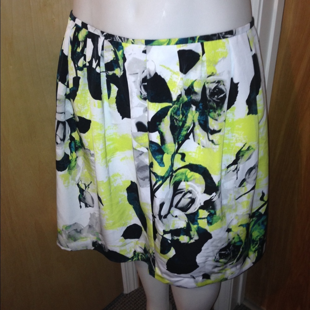 ✨2/$20 NWT Worthington Floral Watercolor Pleated A Line Skirt Plus Size 24W - Picture 4 of 5